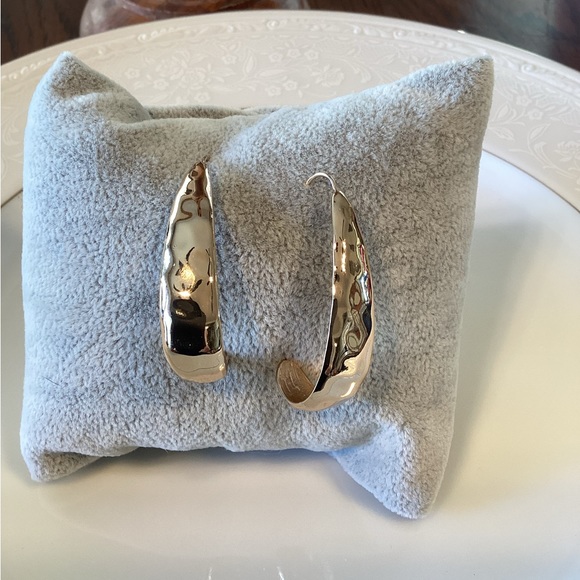 Earrings - Picture 5 of 9